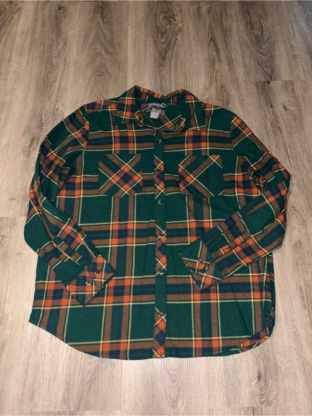 Natural Reflections | Green Plaid Button Up Longsleeve